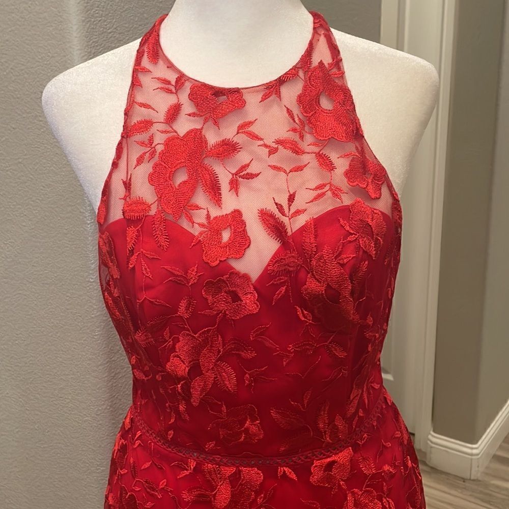 David’s Bridal Lace Halter Sleeveless MIDI Dress - Picture 2 of 7